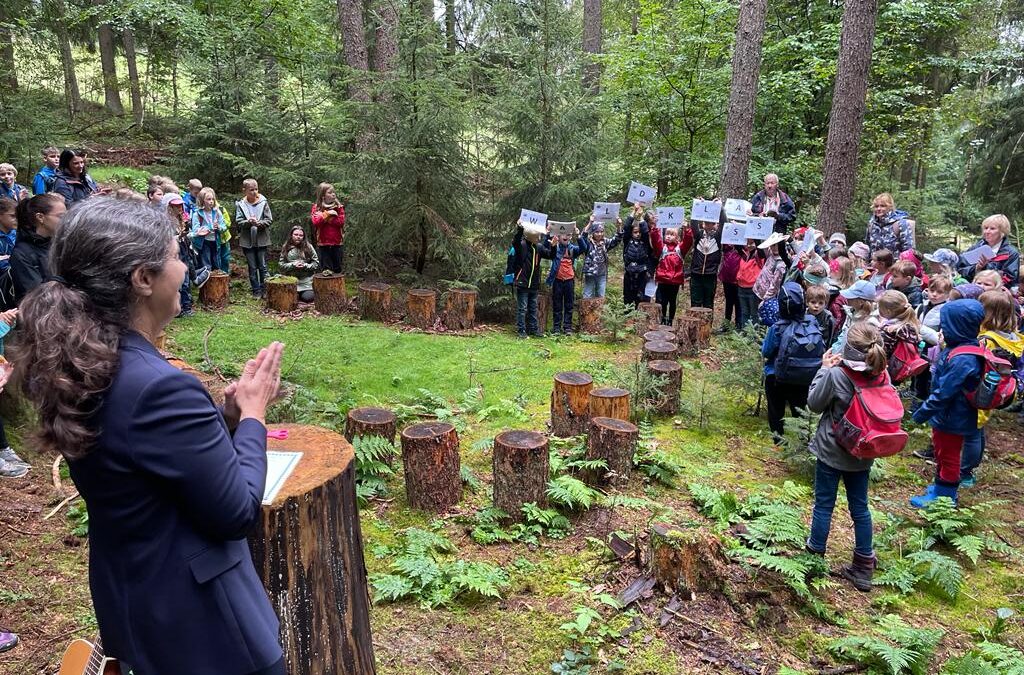 Waldklassenzimmer eingeweiht